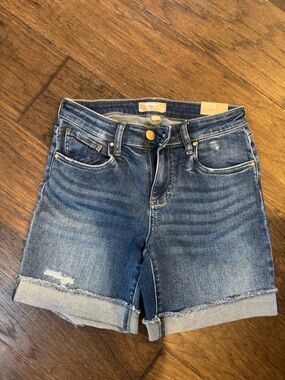 Women's Mid Wash Rolled-Hem Denim Jeans